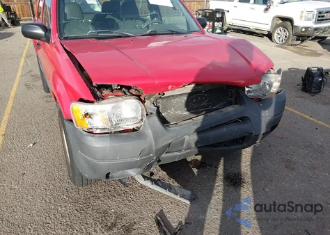 2002 Ford Escape Xls z USA, uszkodzony, nr VIN 1FMYU02172KA40835